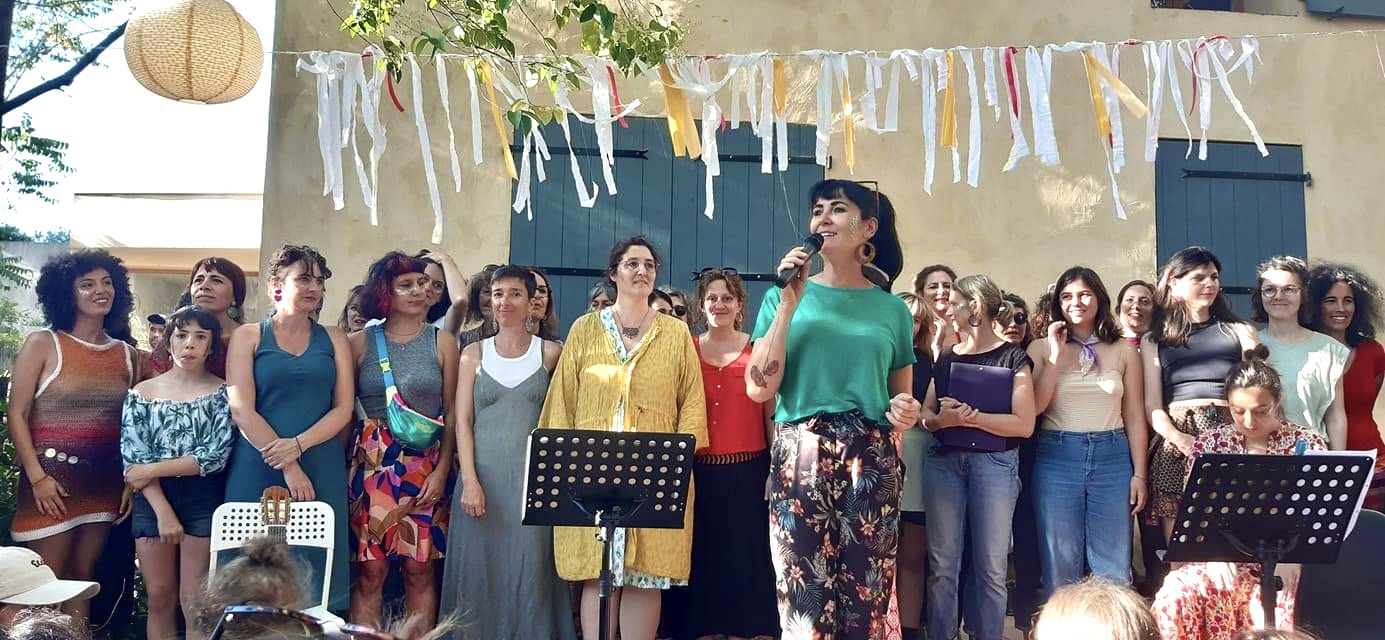 tutte-quante-chorale-feministe-marseille-lise-massal-cheffe-de-choeur