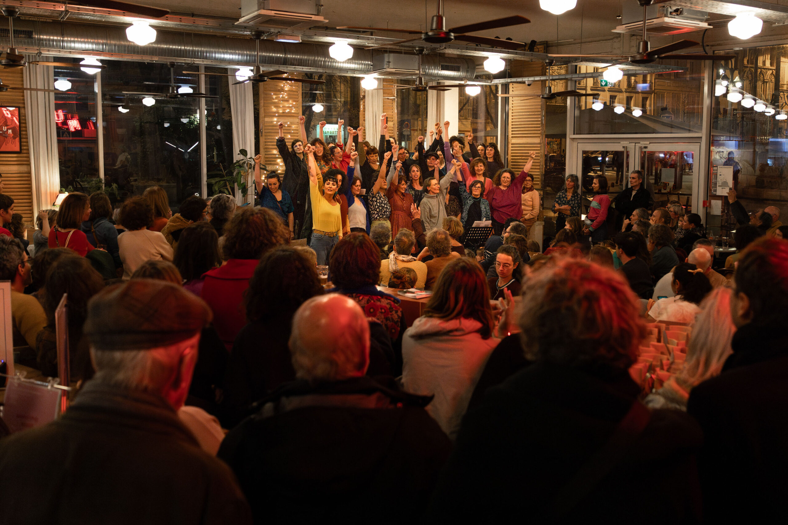 tutte-quante-chorale-feministe-marseille-lise-massal-cheffe-de-choeur